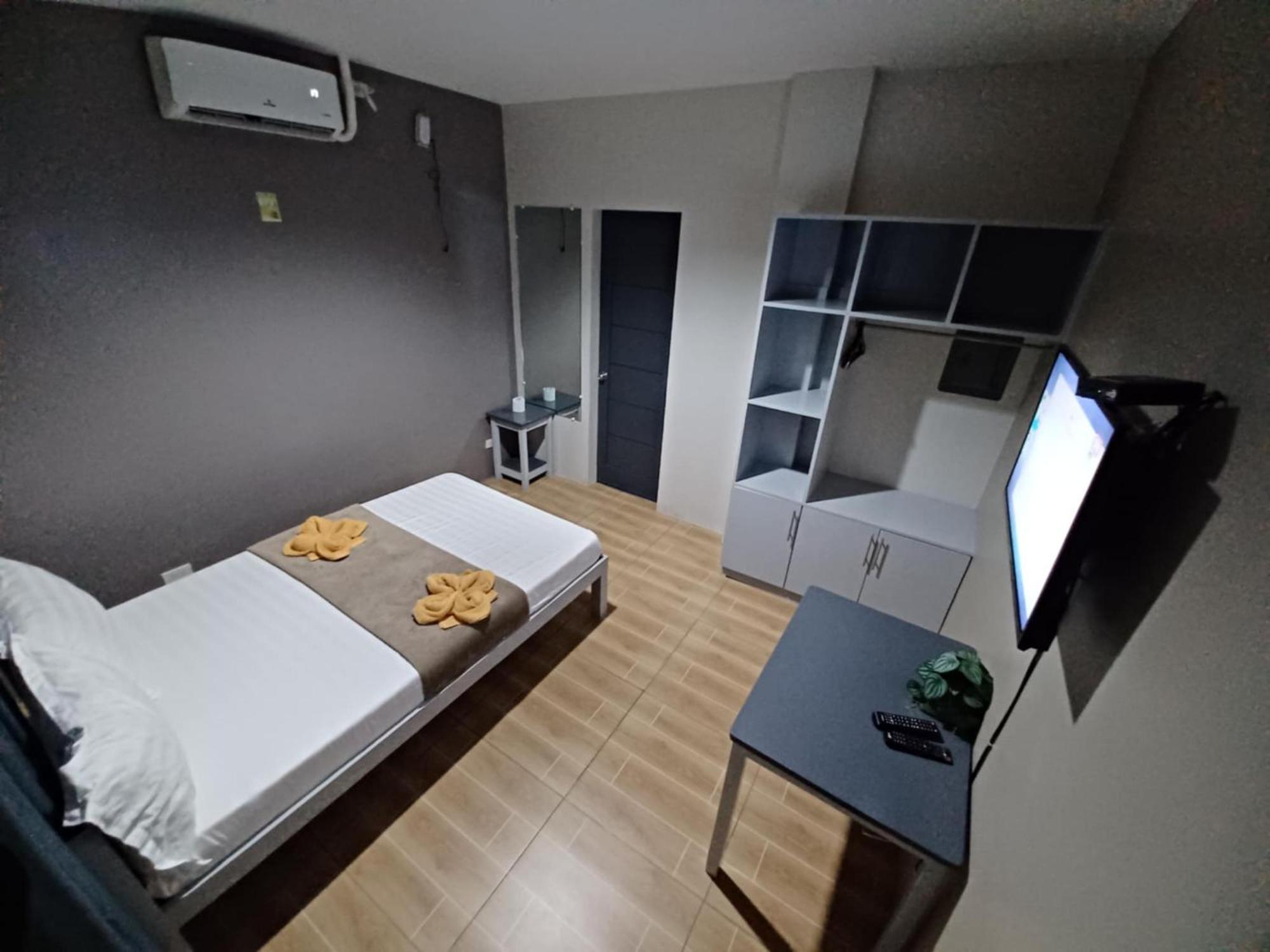 2020 Travelers Inn Dumaguete City Exteriér fotografie