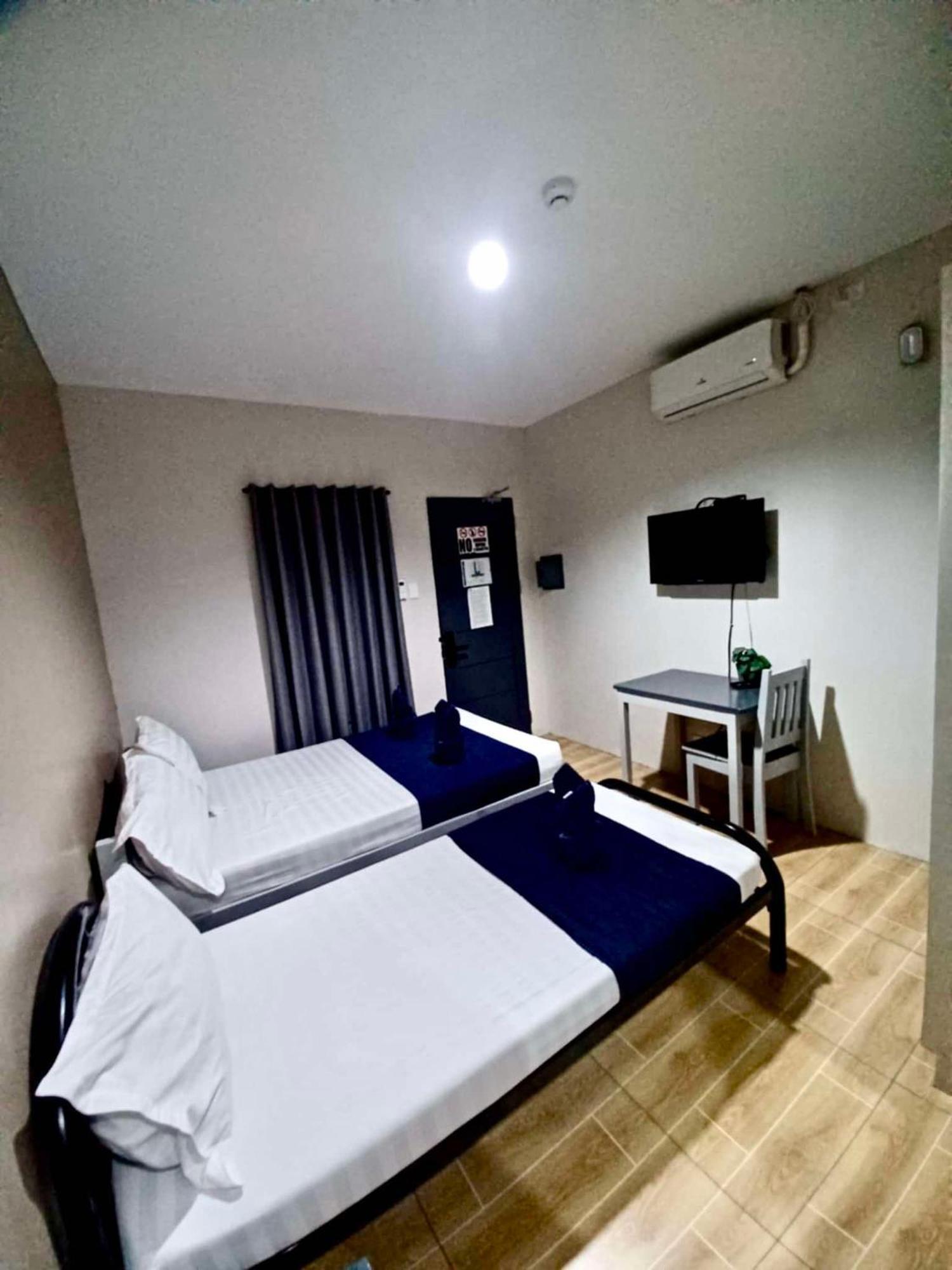 2020 Travelers Inn Dumaguete City Exteriér fotografie