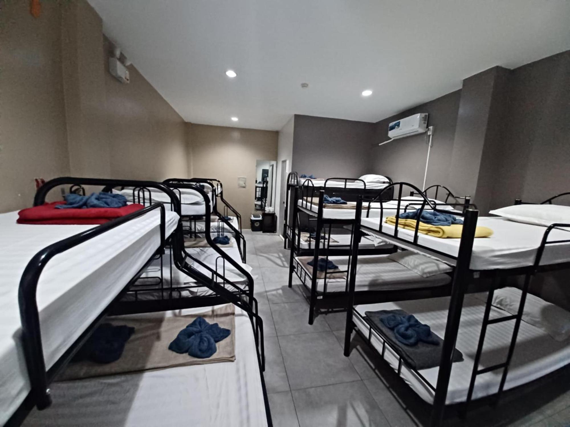 2020 Travelers Inn Dumaguete City Exteriér fotografie